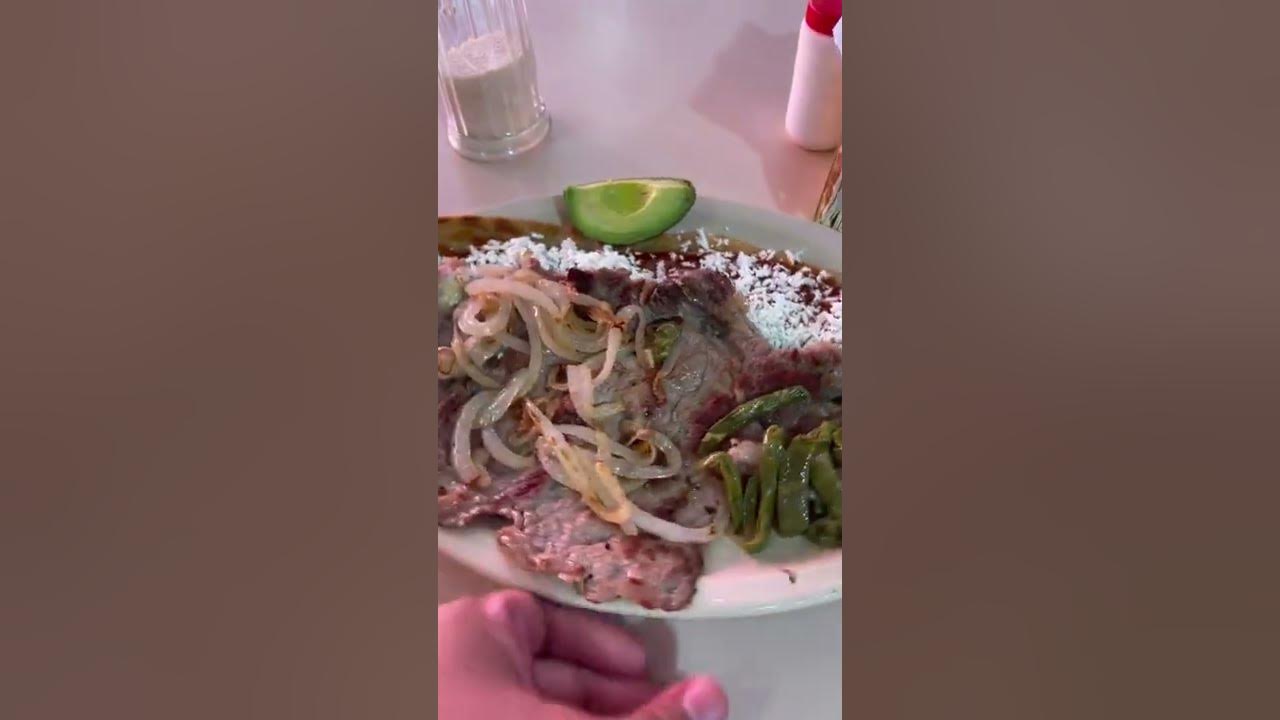 Carmen Salinas venia a comer guarache con costilla - YouTube