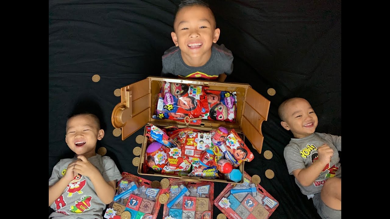 Benji and Bros Open Ryan’s World Treasure Chest Full of Surprises!