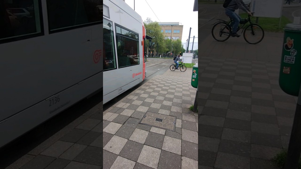 NF6 2136 am 04.05.2024 Düsseldorf Hbf als 704 Richtung Merziger Straße 