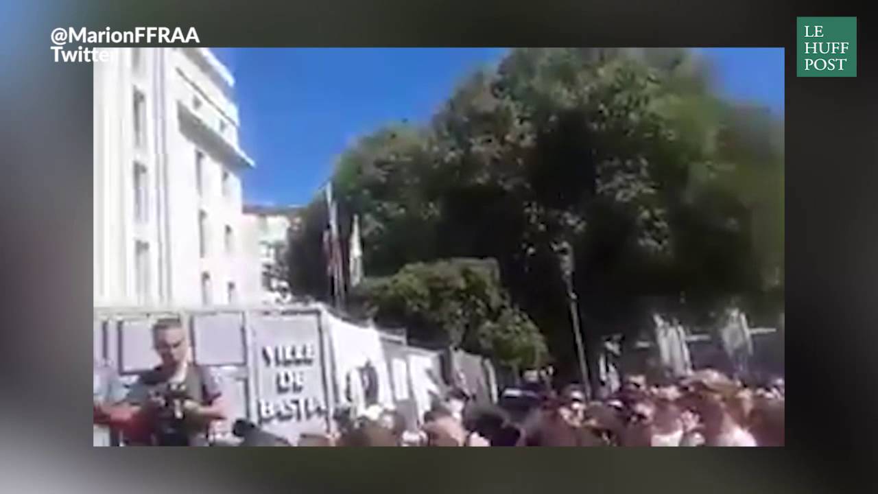 Des Corses se rassemblent dans une cité de Bastia après une violente rixe en bord de mer