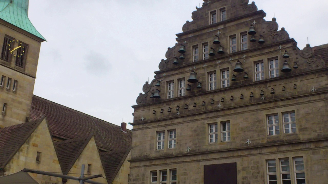 HAMELN PIED PIPER CHIMES PLAY (Rattenfänger Glockenspiel) YouTube