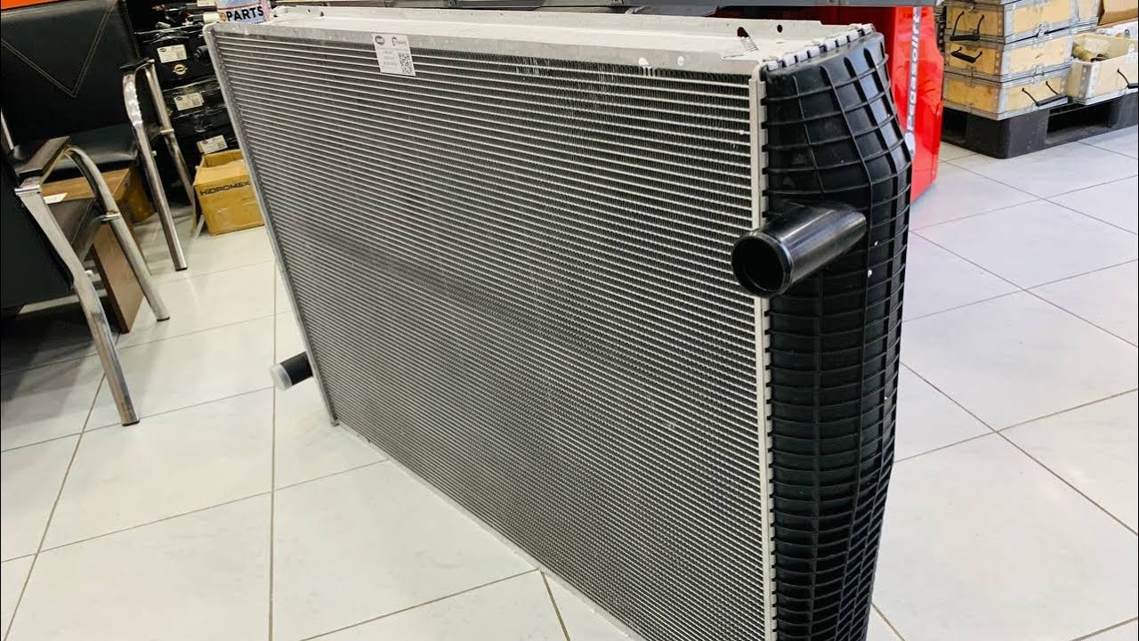Heavy construction machinery Volvo 15147619 Water cooling radiator | Heavy machinery radiators