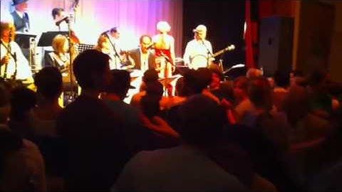 Carling family band "drum boogie"