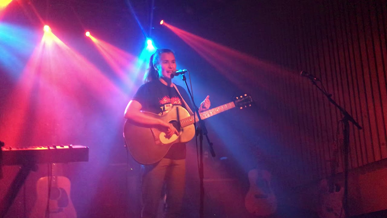 Alex the Astronaut - Happy Song (Live @ Muziekodroom, Hasselt 2019/11/17)