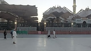 Detik-detik Terbukanya Payung Di Halaman Masjid Nabawi Madinah