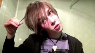 Fluffy hair with Gatsby moving rubber air rise green like in Death Note movie