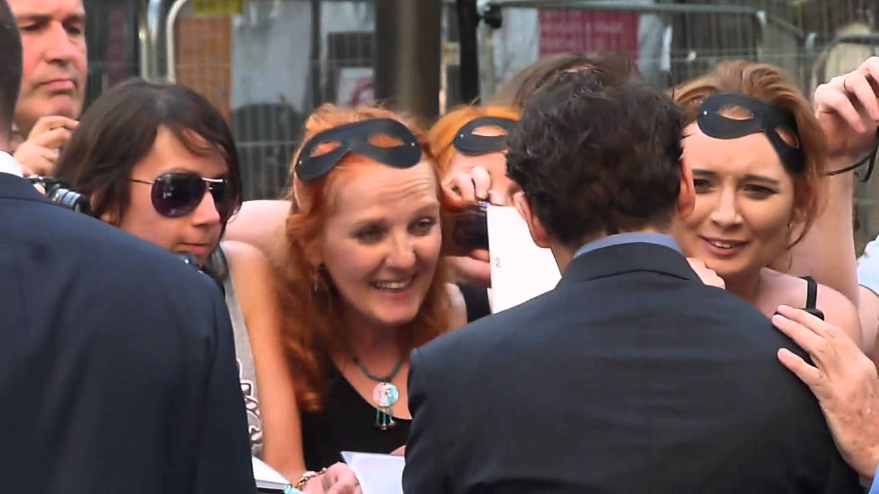 Johnny Depp Signing For Fans At The Lone Ranger London Premiere 21st
