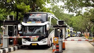 Hampir Aja Nabrak Pager, 7 Unit Bus SHD 'AGAM TUNGGA JAYA' Tinggalkan parkiran Monas Jakarta