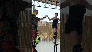 The Paradise Circus | Kitty - Stilts