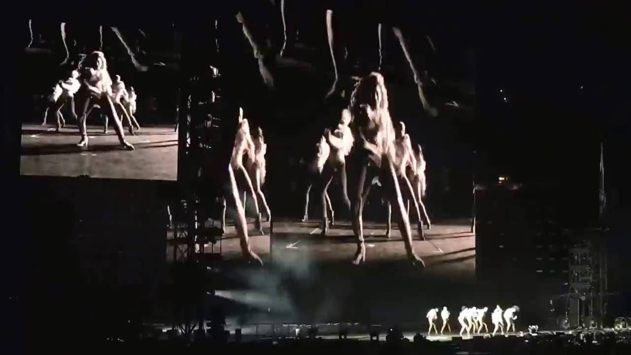 Beyoncé performs medley of Mine/Baby Boy/Hold Up/Countdown at Nissan Stadium in Nashville 10/2/2016