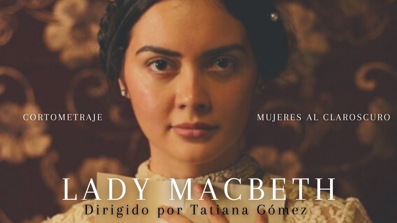 Maria Eleganter Kapuzenmantel