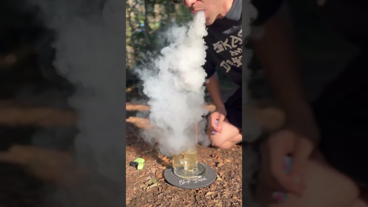 BlvckSistah Sesh in the nature with hammoc and friends - Kushscientific Puck perc Bong - Luglio 2023