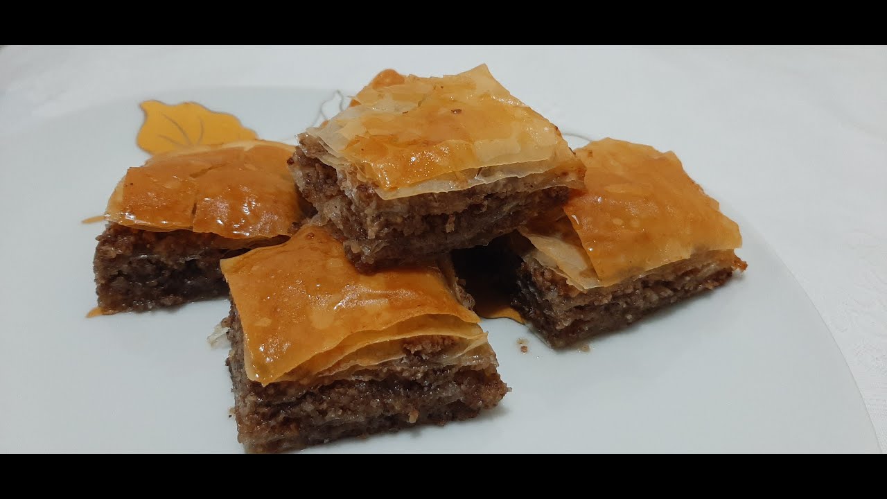 BACLAVA - desert turcesc cu nuca si miere - YouTube