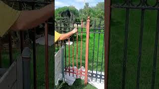 Painting a metal fence with Rust-Oleum high performance enamel #diy #paintingmetal #rustoleum