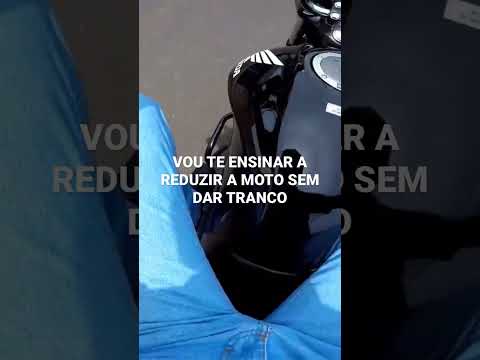 Reduzindo a moto