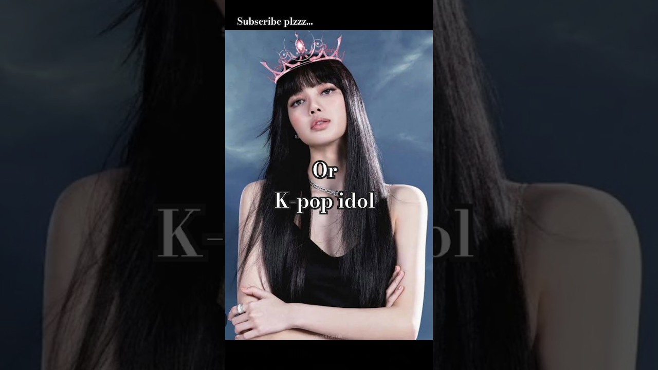 Lisa in different jobs 💜