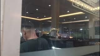 Suasana malam hari dari balik jendela restoran Part.2