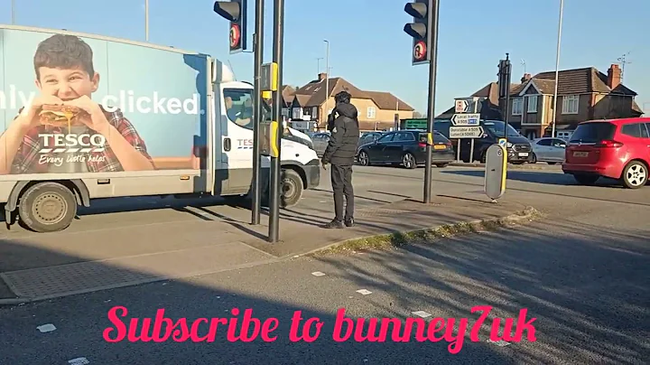 this is a walking video on Lewsey road & Dunstable road Luton UK