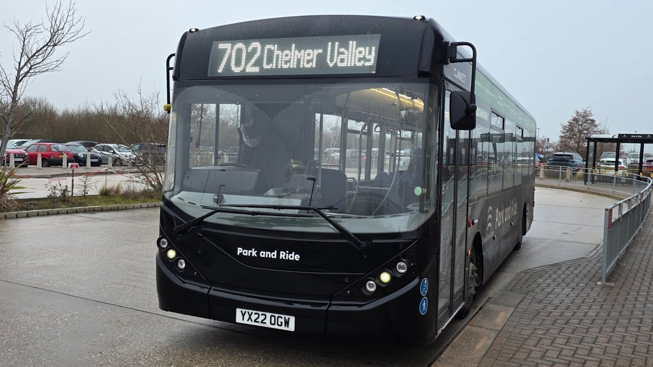 *Thrash* On board: Central Connect YX22 OGW 311, working the 702