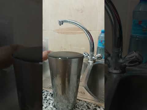 حساب كثافة جسم شكله غير منتظم بادوات متوفرة ودون تكاليف وعن طريق الكثافة تستطيع معرفة نوع المعدن