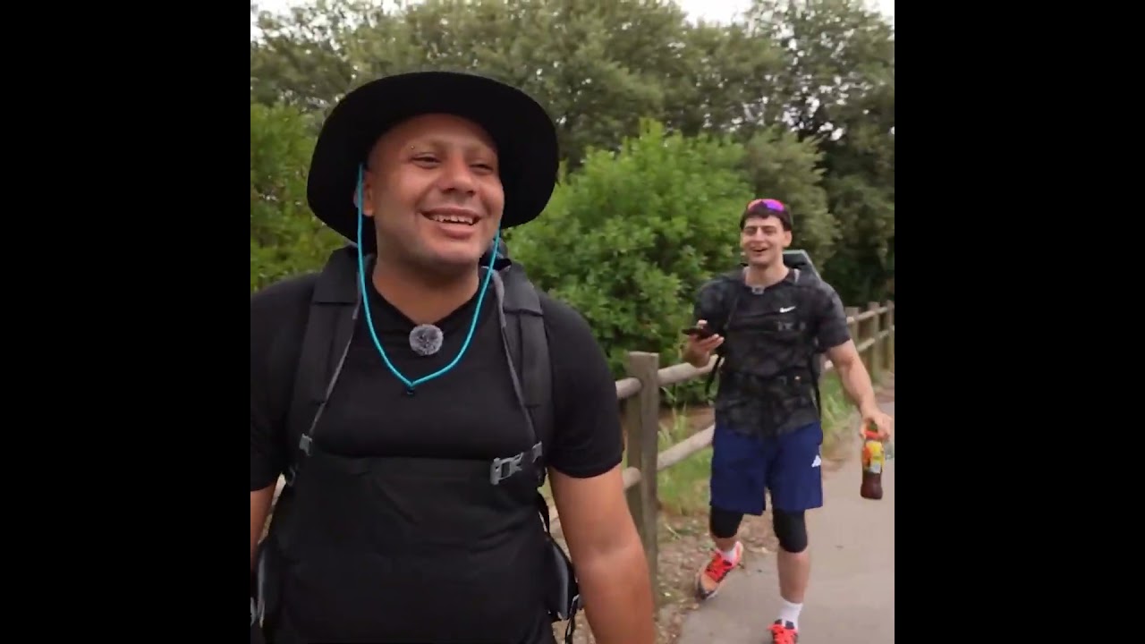 #byilhan et #nico lors de la marche entre #montpellier x #paris #shorts #twitch