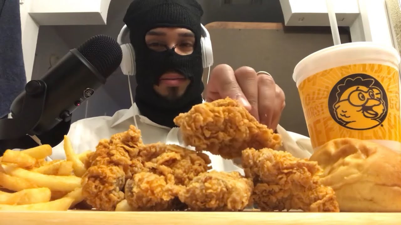 #ASMR EATING GOLDEN CHICK WINGS #ASMR