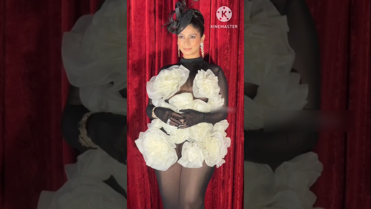 Kajol's sister Tanishaa Mukerji Wears a Ridiculous Outfit! 😲🫣🤣