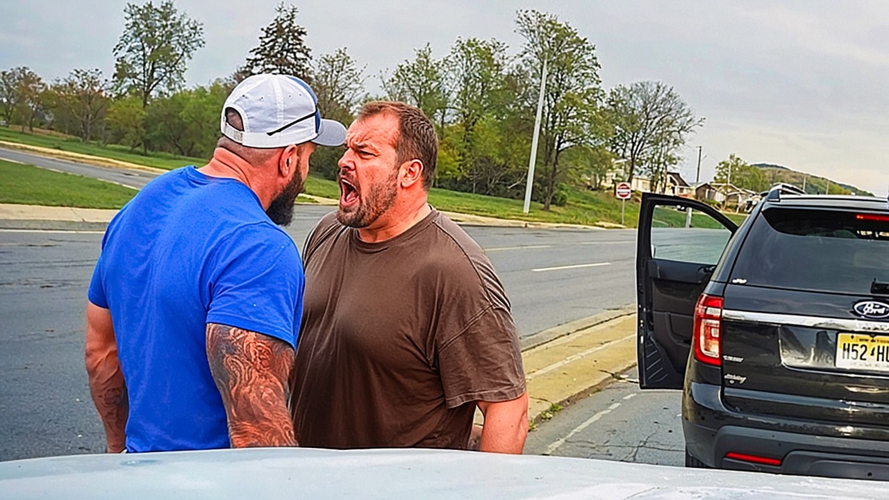 65 Случаев Мгновенной Кармы на Дорогах, Снятых на Камеру