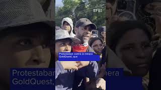 Policía dominicana dispersa una manifestación contra una minera canadiense