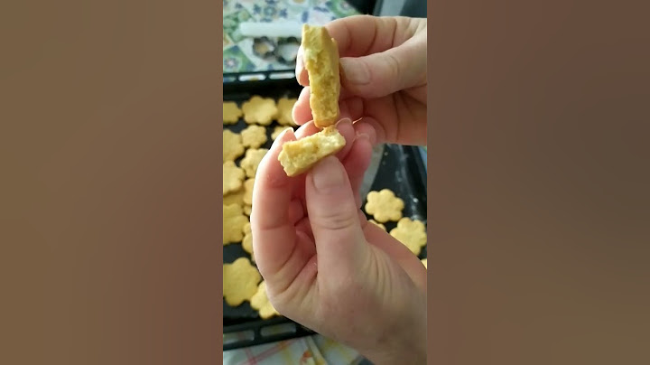 biscotti  300 g farina 0 farina di mandorle 30 g 2 uova 15 g lievito Bertolini 80 g olio 80 zuchero