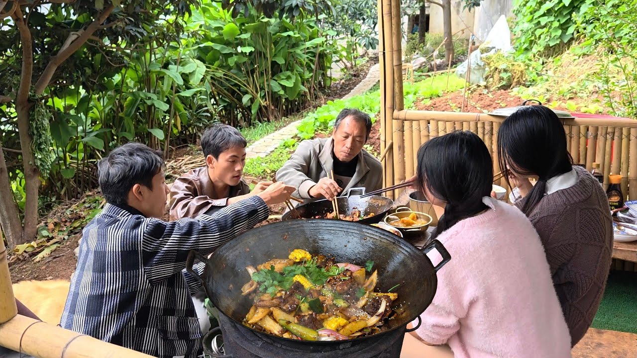 年轻人回村隐居不躺平，院儿围炉大锅排骨宴，拼谁夹菜手更快！Weilu cauldron sparerib feast누가 요리를 곁들이는 것이 더 빠릅니까
