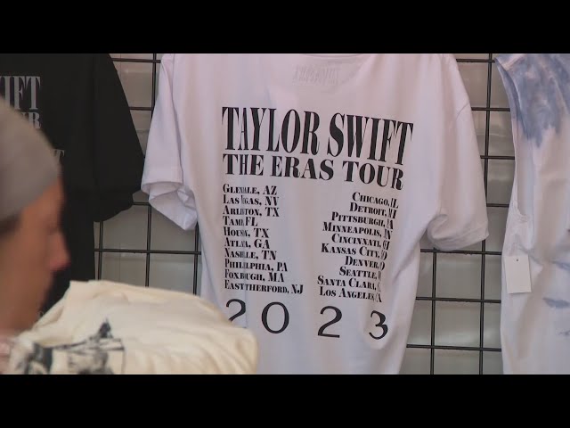 Taylor Swift The Eras Tour Soldier Field Chicago Illinois 2023 Kids T-Shirt  - TeeHex