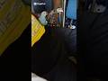 #Short Sorprendente 😱 Cotorra Muerde A Pollo 🐔#########