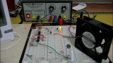 Voltage comparator Temperature Sensor