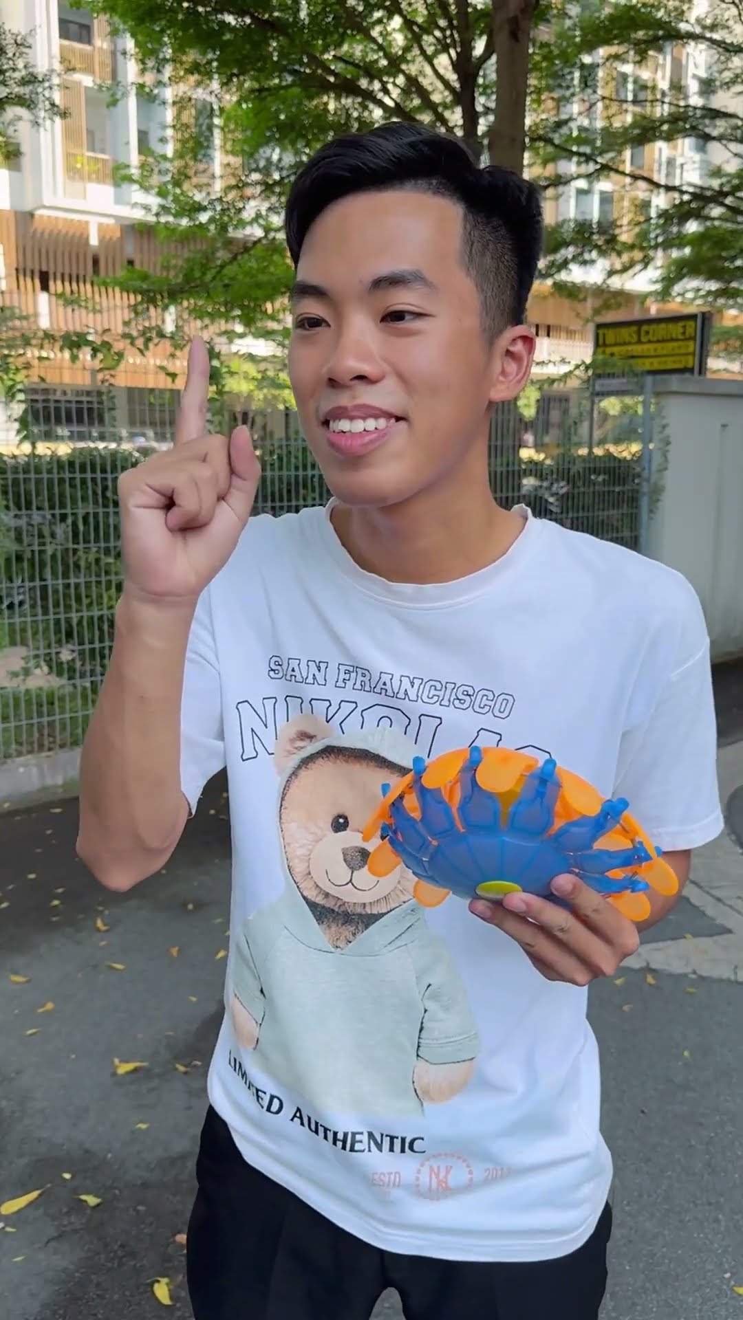LNF - Thật khó tin! Quả bóng thần kỳ || Magic ball #shorts