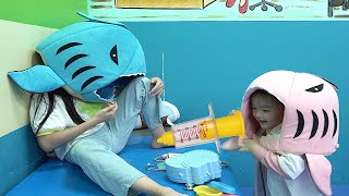 Baby shark doo doo with kids playing fun indoor playground &amp; toys for kids - video for kids