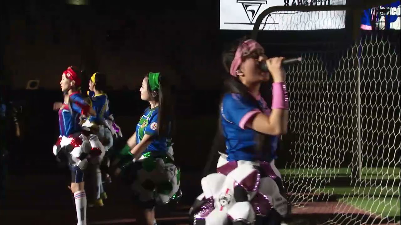 ももいろクローバーZ / Chai maxx - YouTube