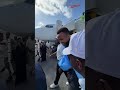 عمر أرتان يحظى باستقبال الأبطال في مقديشو بعد حرمانه من إدارة المباريات في كأس العالم..#