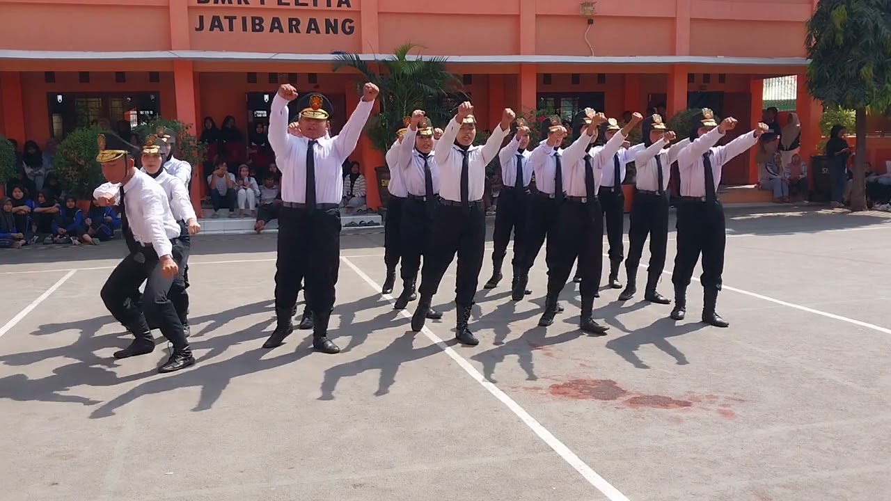 PASKIBRA SMPN 1 TERISI A LKBB GARASI
