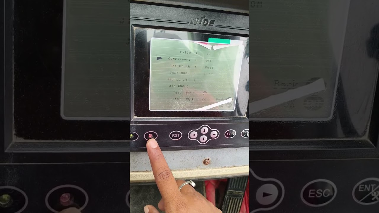 Mobile crane operating computer setting 