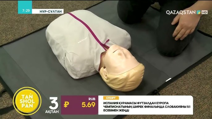 Жігіт қызы мен анасымен жыныстық қатынасқа түседі Онлайн порно: ұйықтап жатқан әйел ұйықтап, трахает