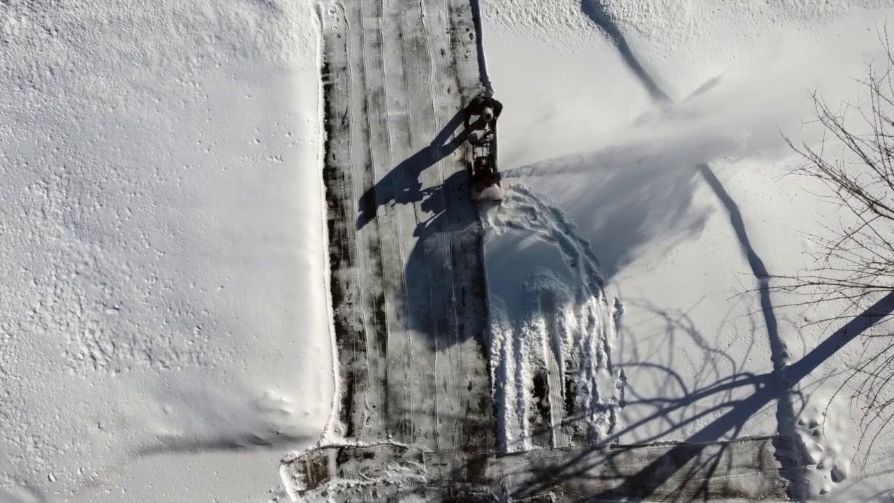 Snow Blowing the Driveway - YouTube
