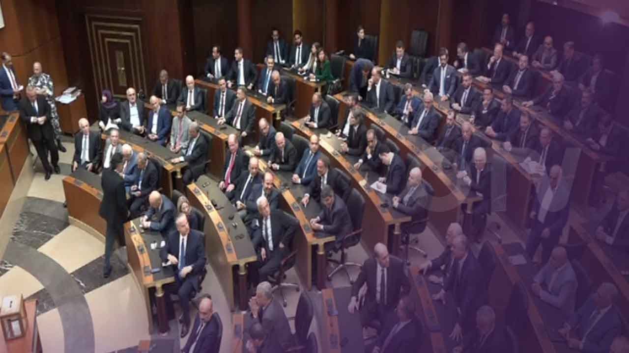 نهفات سياسية طريفة على هامش جلسة اليوم