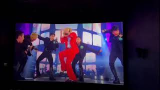 G-dragon In Cinema [Übermensch] TOO BAD Breakdance Scene (Recorded In CGV Cinema)
