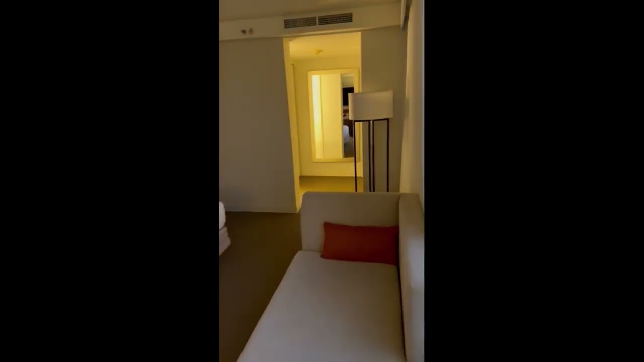 Room tour | Delta Hotels by Marriot | Toronto Canada 