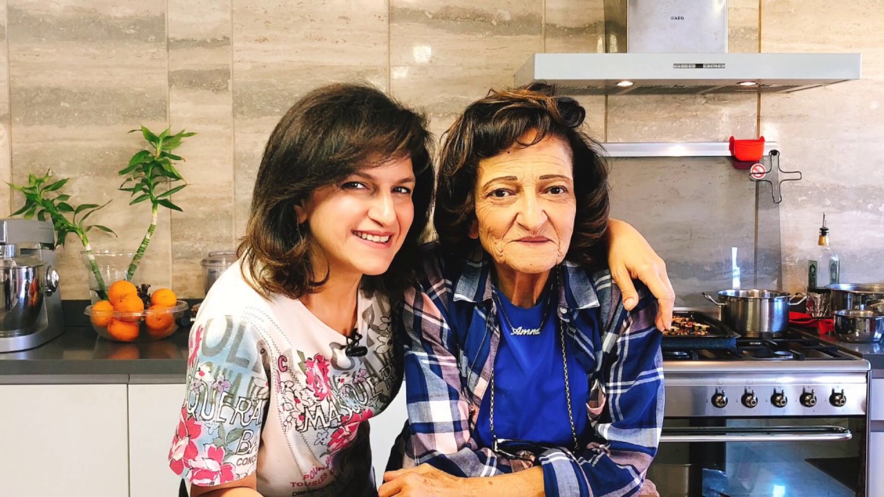 انا وماما عملنا لكم كيكة ١٢٣