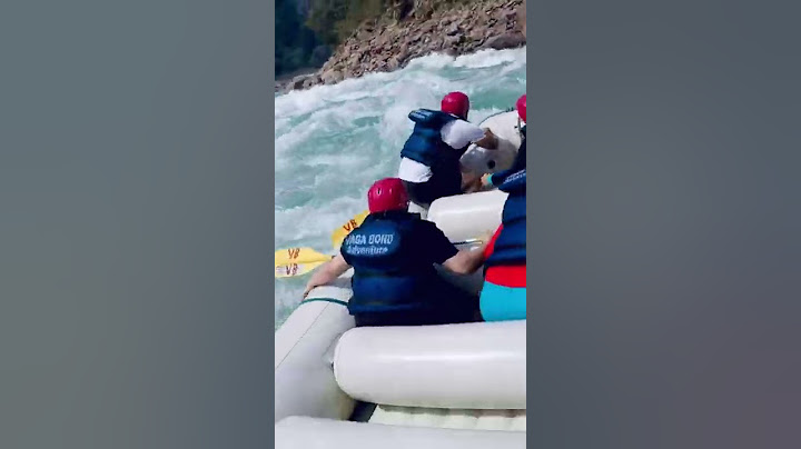 River Rafting Accident in Rishikesh #riverrafting #riverraftinginrishikesh #rishikesh