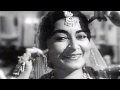 Sakhiya Aaj Mujhe Neend Nahin   Asha Bhosle Sahib Bibi Aur Ghulam Song