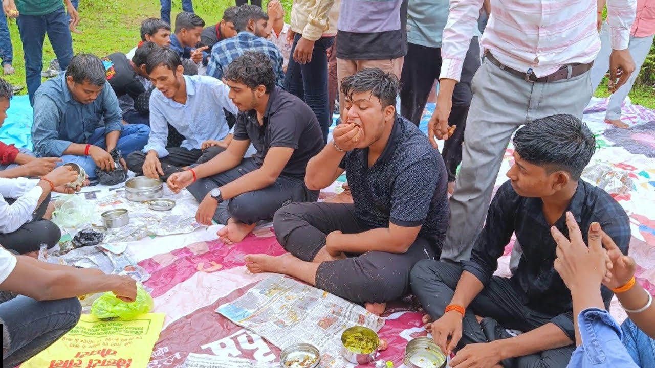 दोस्तों के साथ पार्टी picnic party with friends 