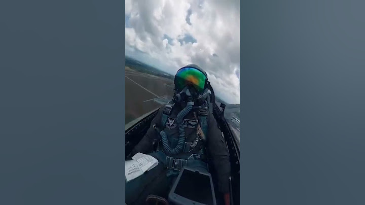 Єдина жінка пілот, мужня та нескорена